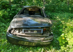 В Тамбовском районе подростки на «двенадцатой» перевернулись на грунтовой дороге в поле