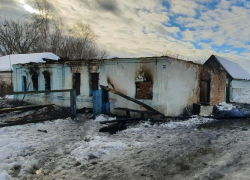 В Петровском районе на Рождество сгорел дом, погибла пожилая женщина