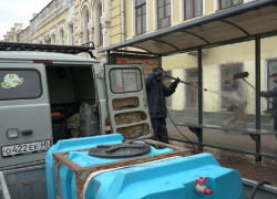 В Тамбове начали дезинфицировать автобусные остановки