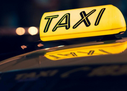 Ударивший пассажира ножом таксист за неоплаченную поездку предстанет перед судом 