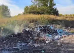 На Татарском валу нашли горящую свалку и слив стоков