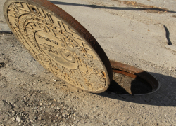 Троих тамбовчан будут судить за кражу канализационных люков