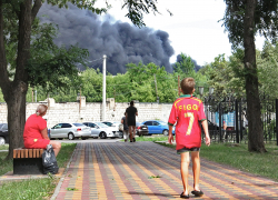 Крупный пожар случился на бывшем мясокомбинате в Тамбове