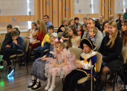 В Доме Молодежи для детей с ограниченными возможностями создали новогоднюю атмосферу праздника