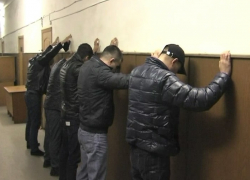 Похоронный венок и бутыль с бензином, как средство устрашения, использовали уваровские  коллекторы 