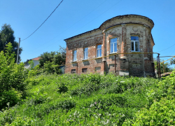 В Мичуринске оштрафовали владельца «усадьбы Петра I»