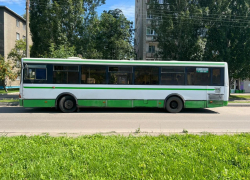 В Тамбове пенсионерка повредила плечо в городском автобусе