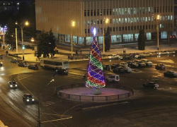 В Тамбове на главной площади города украсили новогоднюю елку