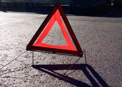 На закрытой дороге под Мичуринском перевернулся автомобиль
