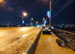 На Лермонтовском мосту в Тамбове опрокинулась отечественная "классика"