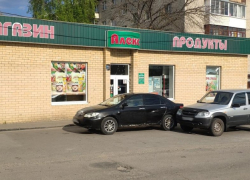 В Тамбове женщина едва не погибла, оказавшись зажатой автомобилем