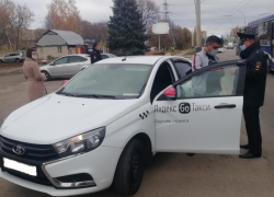 В Тамбове провели рейд по выявлению «безмасочников» в такси