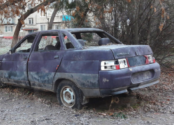 Более ста брошенных машин захламляют дворы и улицы Тамбова