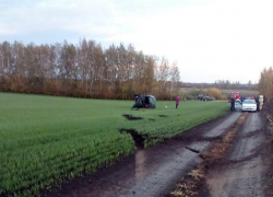 «Нива» поскользнулась на сампурской грунтовке. Водитель погиб