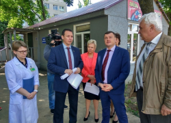 Низкая скорость строительства, недостаточное число рабочих на площадке и работа только в одну смену. Строительство перинатального центра оценил губернатор 
