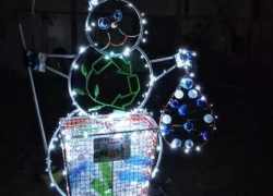 «Тамбовская сетевая компания» представила новогодний арт-объект в виде эко-ёлки