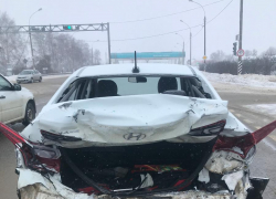 На подъезде к Тамбову автомобиль дорожной службы протаранил иномарку