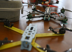В Тамбовской области школьников научат управлять дронами в спецклассах и кружках