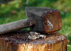 66-летний тамбовчанин избил соседа кувалдой