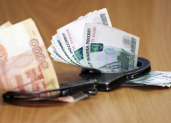 Тамбовский пристав попалась на взятке в 200 тысяч рублей