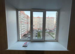 На севере Тамбова ребёнок выпал из окна