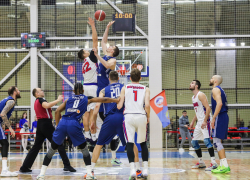 Тамбовские баскетболисты уступили в последнем матче года питерскому «Зениту»