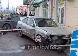 В Тамбове водитель «БМВ» устроил аварию и пьяный дебош на Гастелло