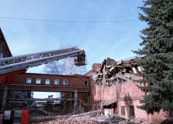 По факту обрушения здания ТЭЦ возбудили уголовное дело