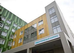 В областной детской больнице открыли отремонтированный педиатрический корпус