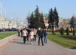 Врио главы Тамбова по выходным вместе с подчинёнными ищет треснувшую плитку на тротуарах и грязные фасады 