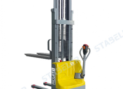 О преимуществах самоходных электроштабелеров