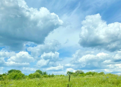 Погода на выходных: экстремальная жара, штиль и ночные грозы