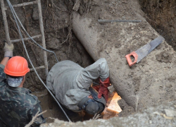 Повреждение водовода на Советской ликвидировано, но "напора" воды пока нет