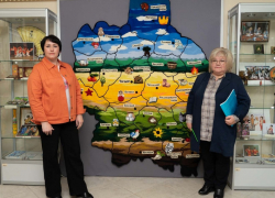 Тамбовские вязальщицы попали в реестр рекордов России со своей шерстяной картой Тамбовщины