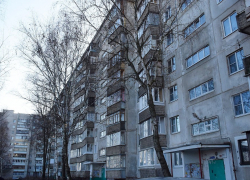В Тамбове приступили к ремонту крыши дома на Рылеева, которая обрушилась летом