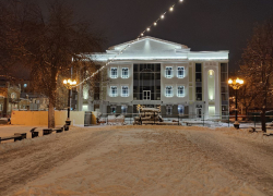 Тамбовскую филармонию подсветили к праздникам