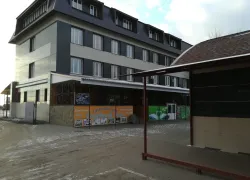 Роспотребнадзор планирует подать иск против кафе, в котором произошло массовое отравление