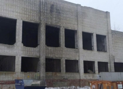 Заброшенную постройку во дворе школы №35 в Тамбове решили снести