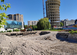 У «Кристалла» возобновились работы по демонтажу старого фонтана 