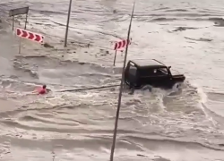 Устроившим катание на «ватрушке» по проезжей части тамбовчанам грозит штраф