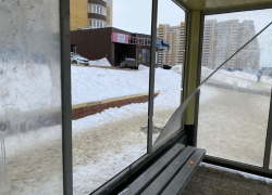 В Тамбове вандалы разгромили остановочный павильон