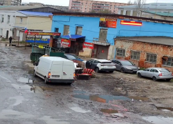 В Тамбове образовалась свалка на контейнерной площадке при пустом бункере для КГО