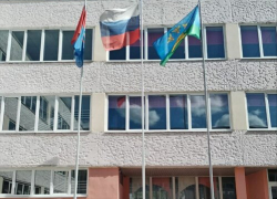 Возле школ Тамбова дополнительно установят флаги города