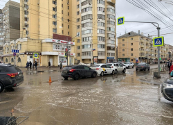 В тройной аварии в центре Тамбова пострадала женщина