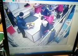 В магазине на Гастелло напали на кассира с ножом?