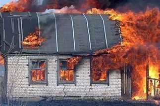 В Петровском районе сгорел дом