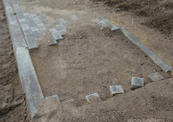 В Тамбове ночью с Советской воруют тротуарную плитку