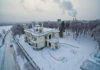 Новогодние каникулы 2023: время работы организаций и транспорта в праздничные дни