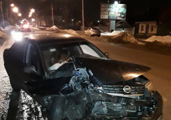 В Тамбове иномарка врезалась в столб, водитель скрылся с места ДТП