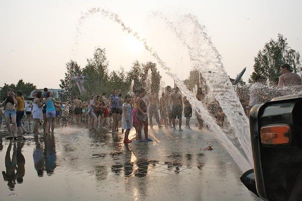 Власти Тамбова напомнили тамбовчанам о запрете купания в фонтанах